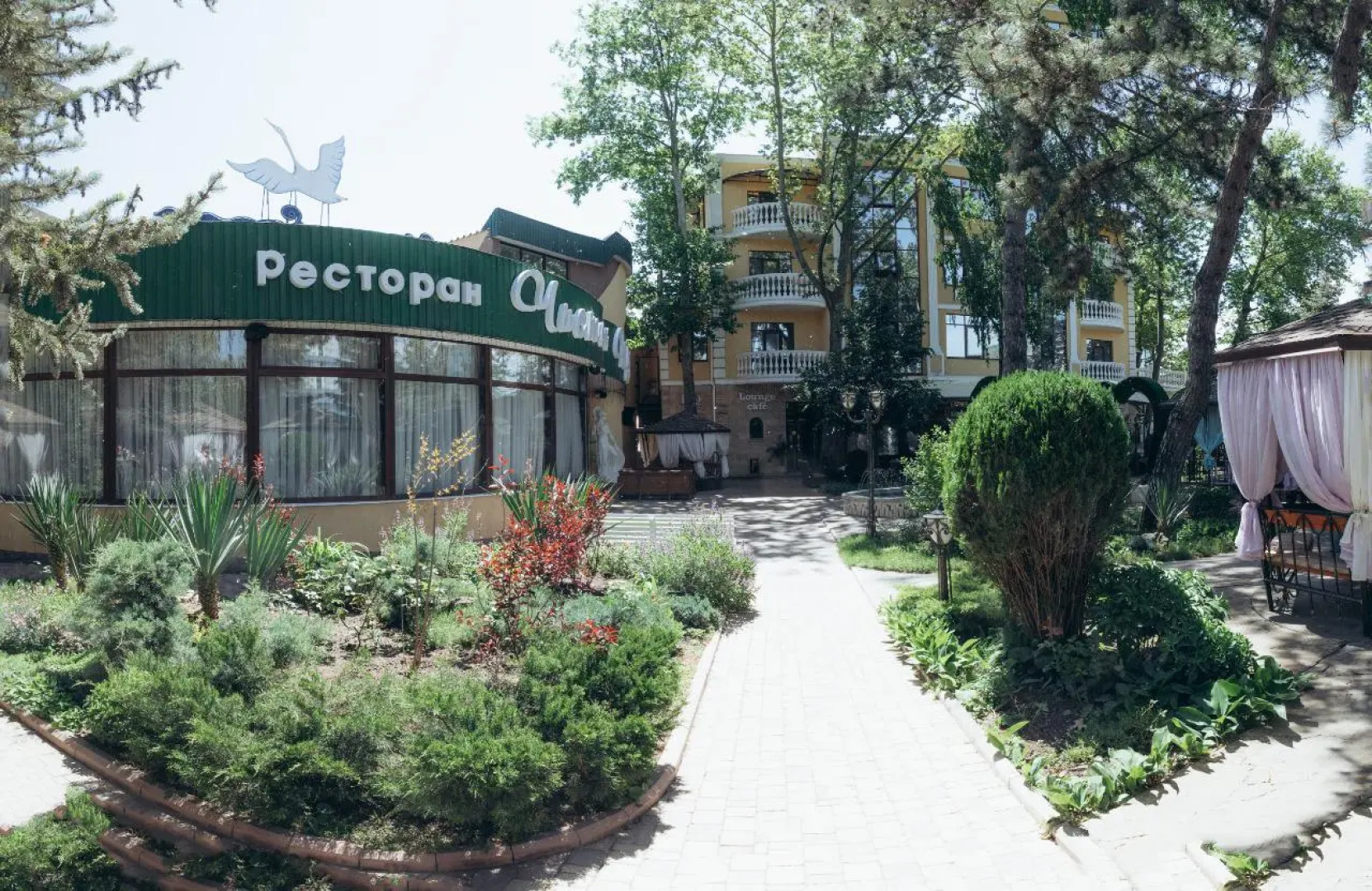 Отель Даяна