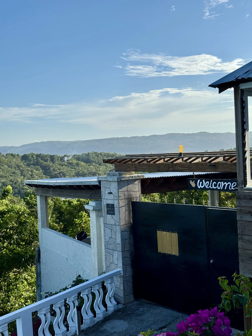 Вилла Breezy Castle с 3 Улучшенными Номерами с Видом на Море и Частным Бассейном