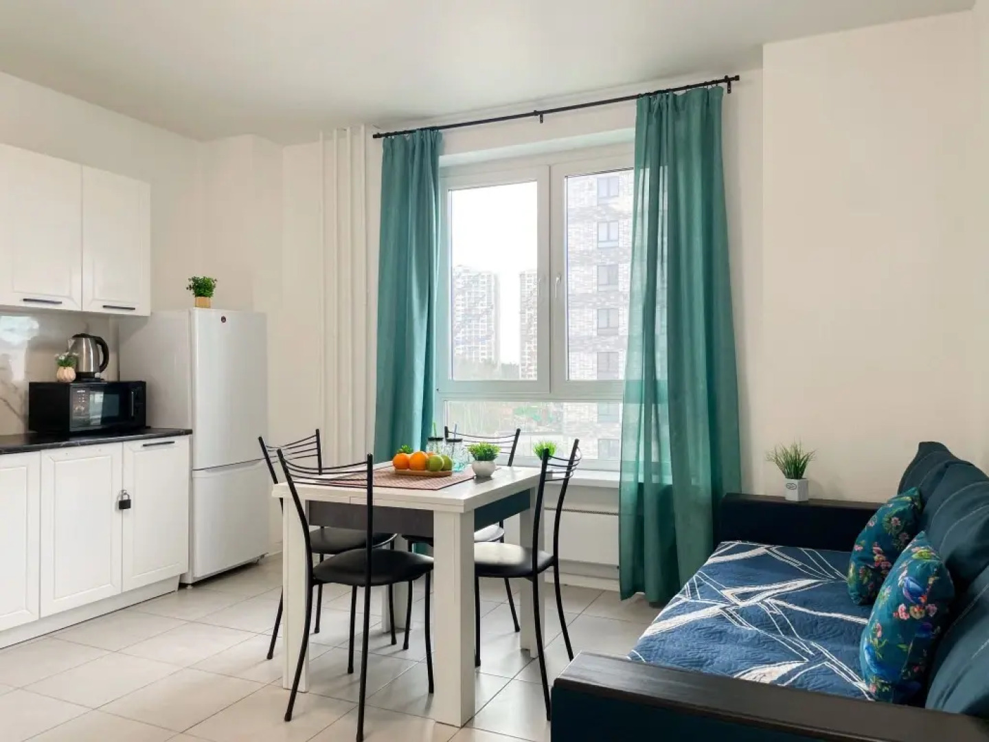 Апартаменты Sunny Days Apartment Оранж Парк 13