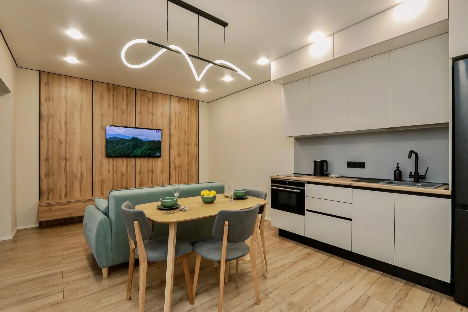 Апартаменты Privi House на Красной 140