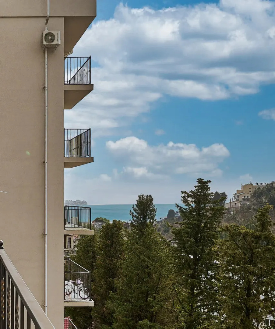 Квартира в Хосте с Отдельной Спальней и Видом на Море