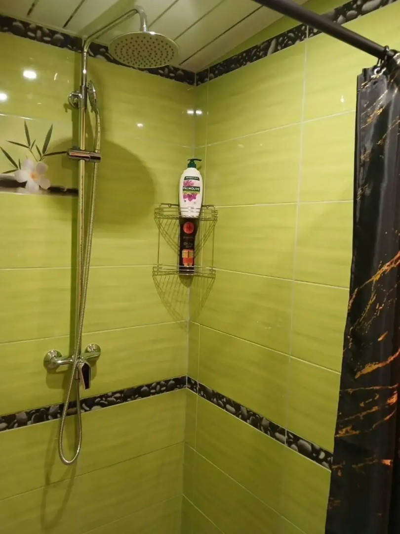 Частный Дом в Центpе Дeревни Взвад