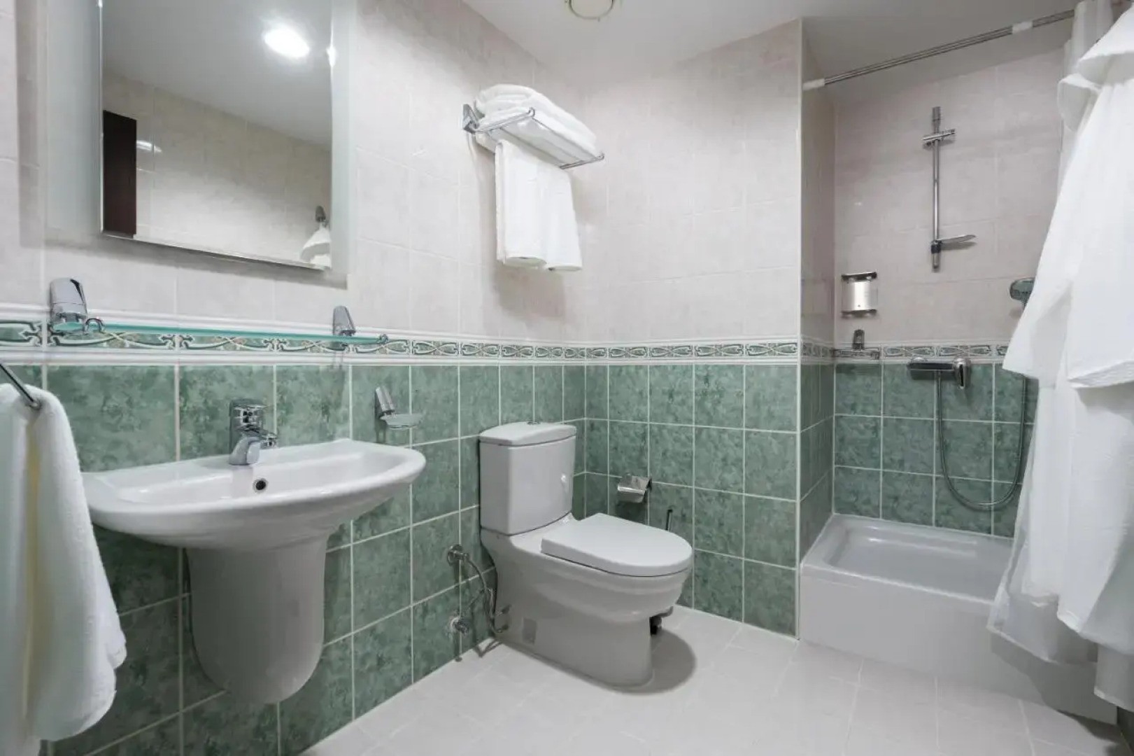 Pyramids Resorts, Charvak