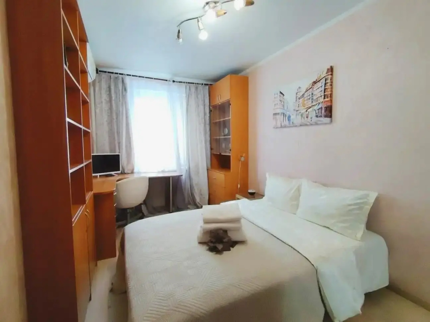 Квартира GoldApart Мантулинская 2