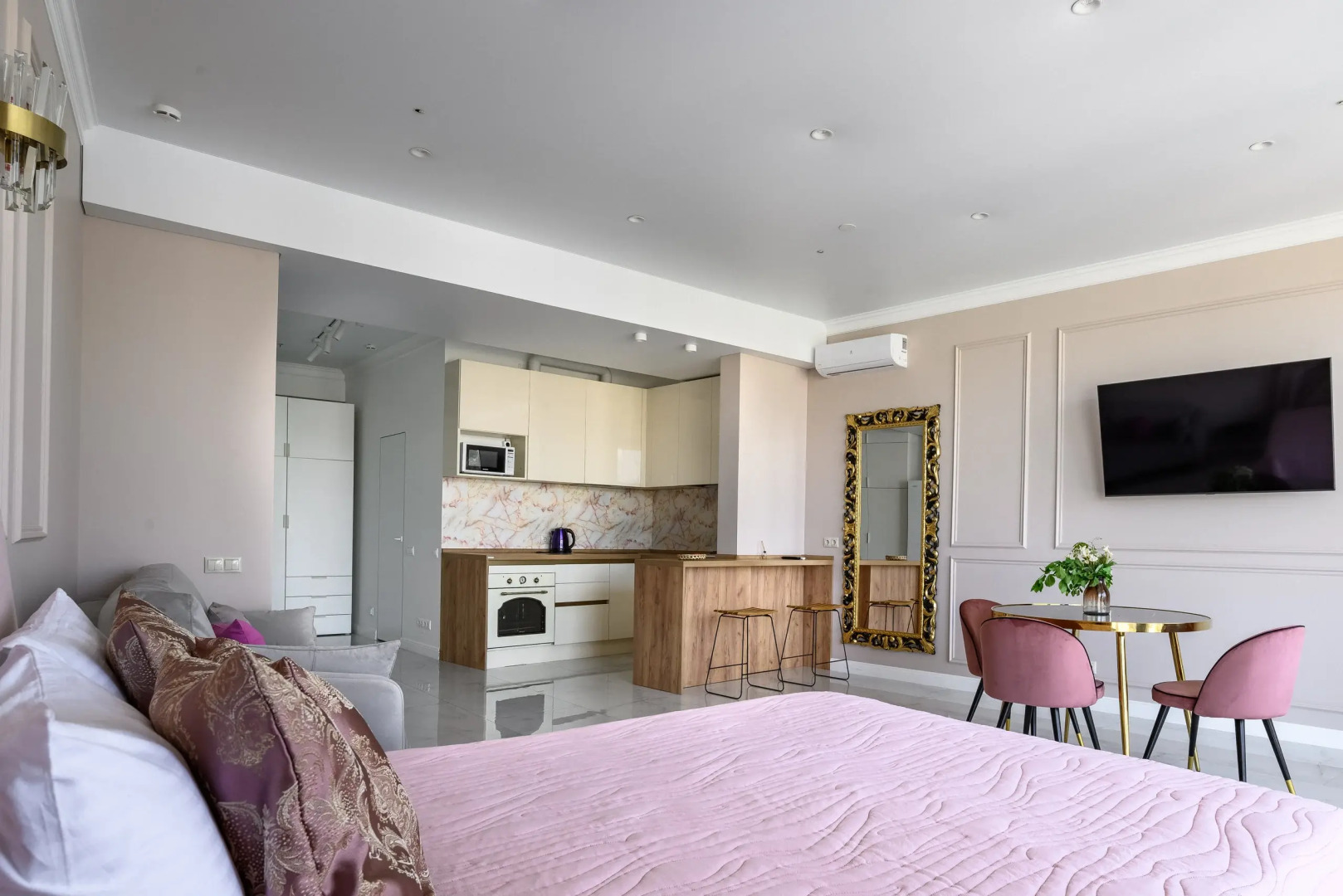 Апартамент Люкс Красивейший в ЖК «Барселона парк» с большим балконом и видом на море