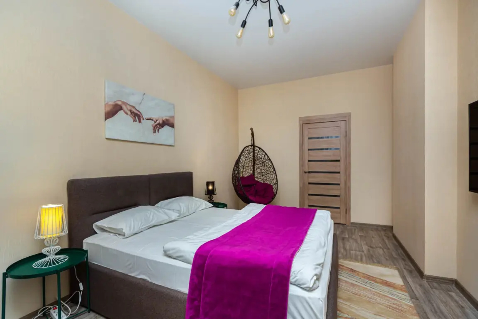 АПАРТАМЕНТЫ REHOME24 на 21 этаже с балконом