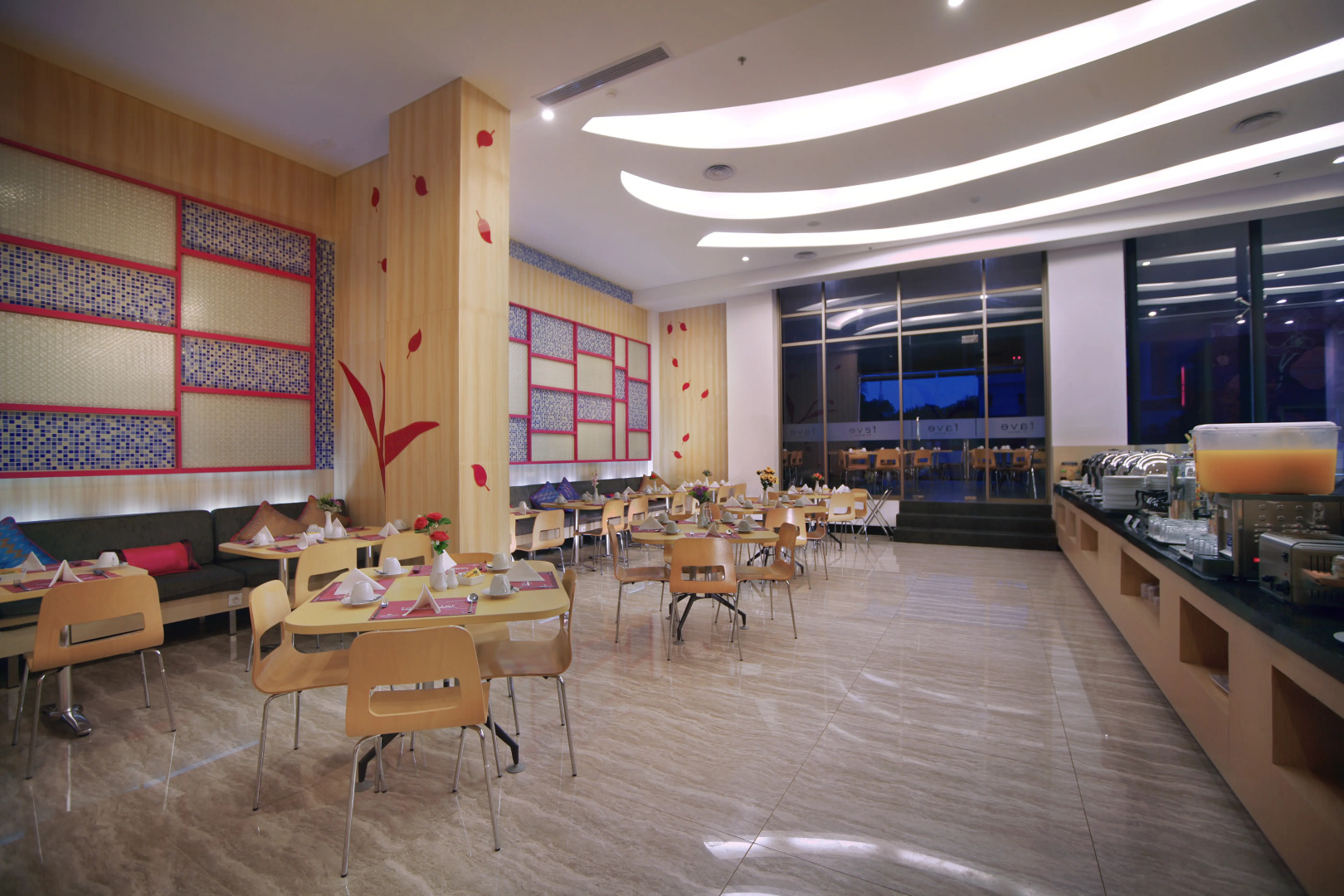 Aston Inn Pantai Losari Makassar