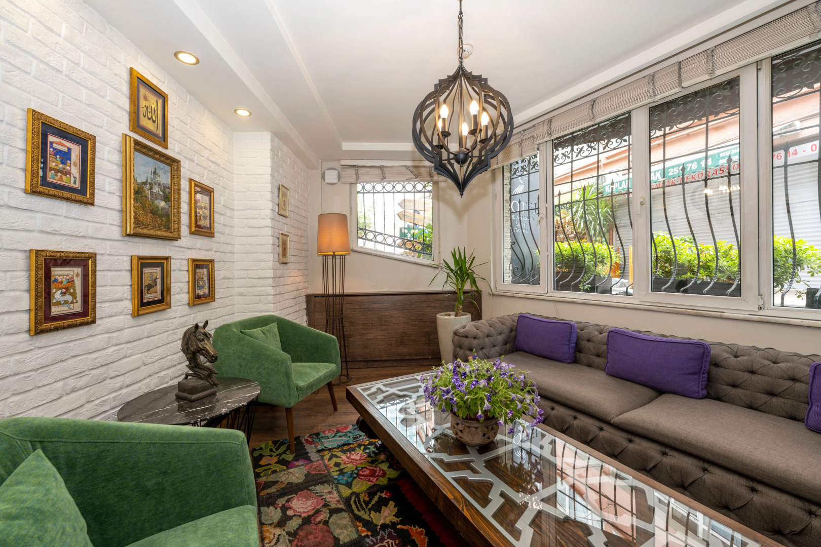 Отель The Marions Suite