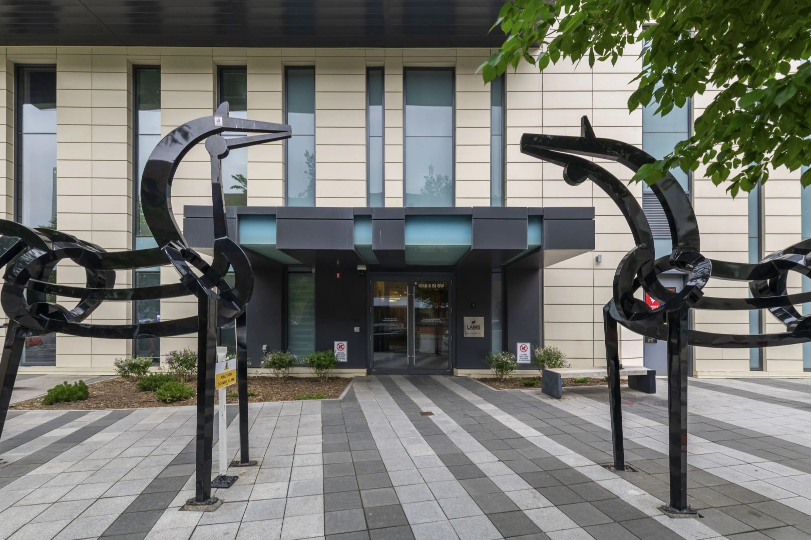 Апарт-отель Globalstay Downtown Calgary Apartments