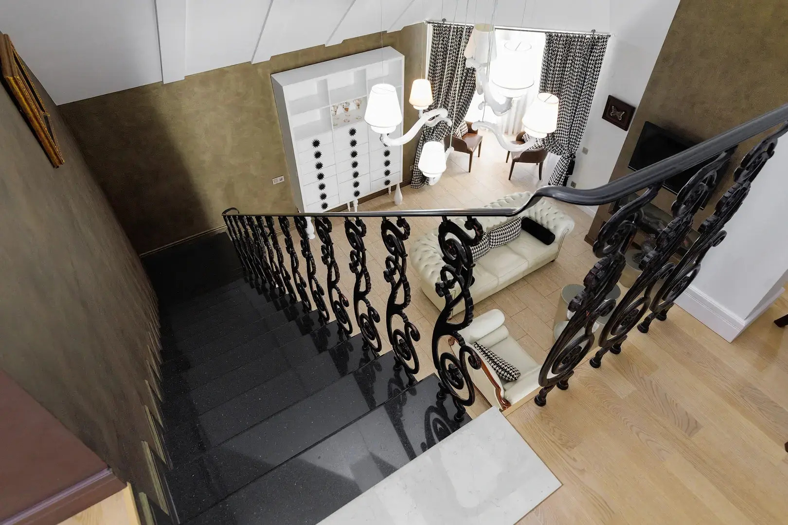 Квартира 2 уровня на Аптечной