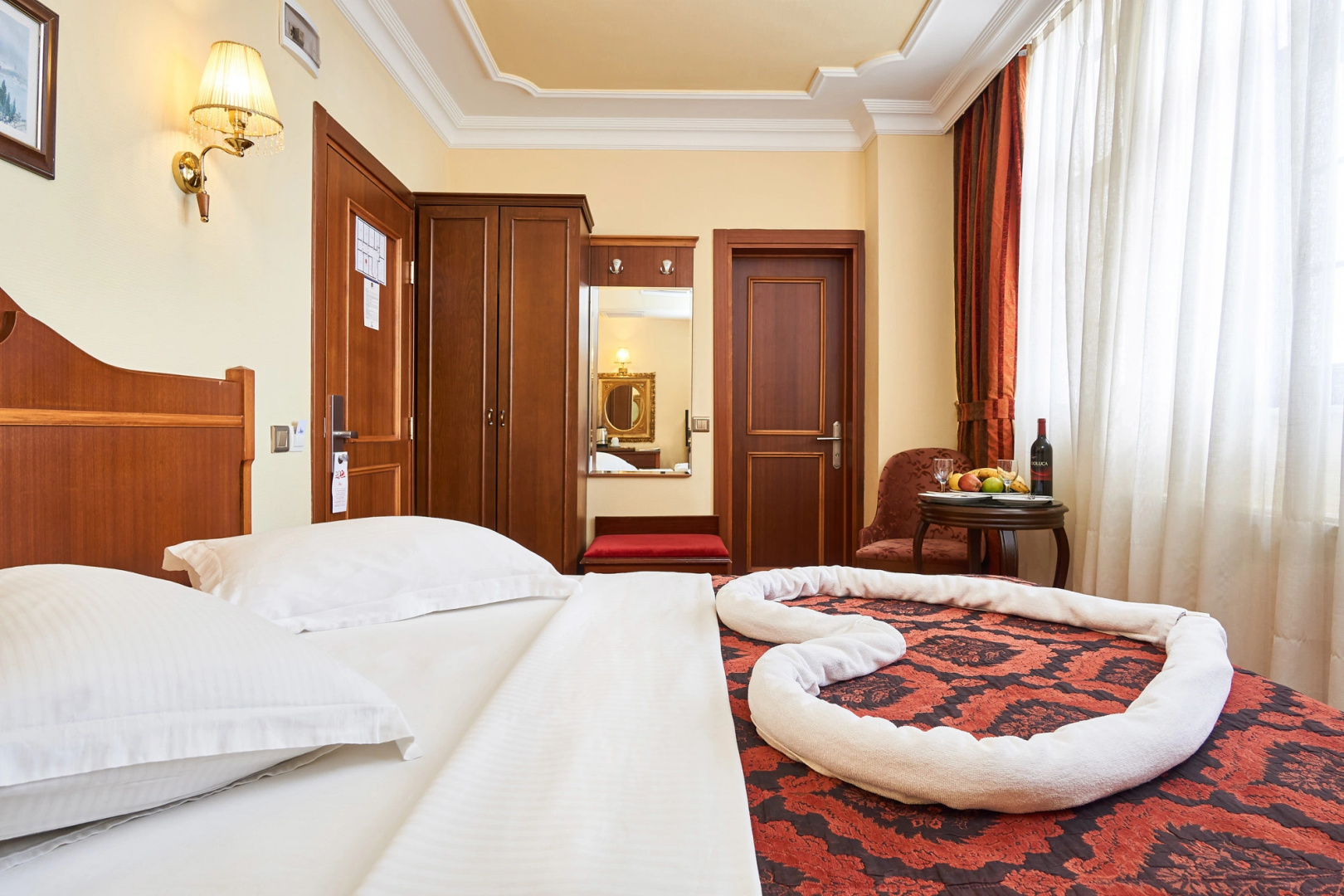 Отель Amber Hotel Istanbul