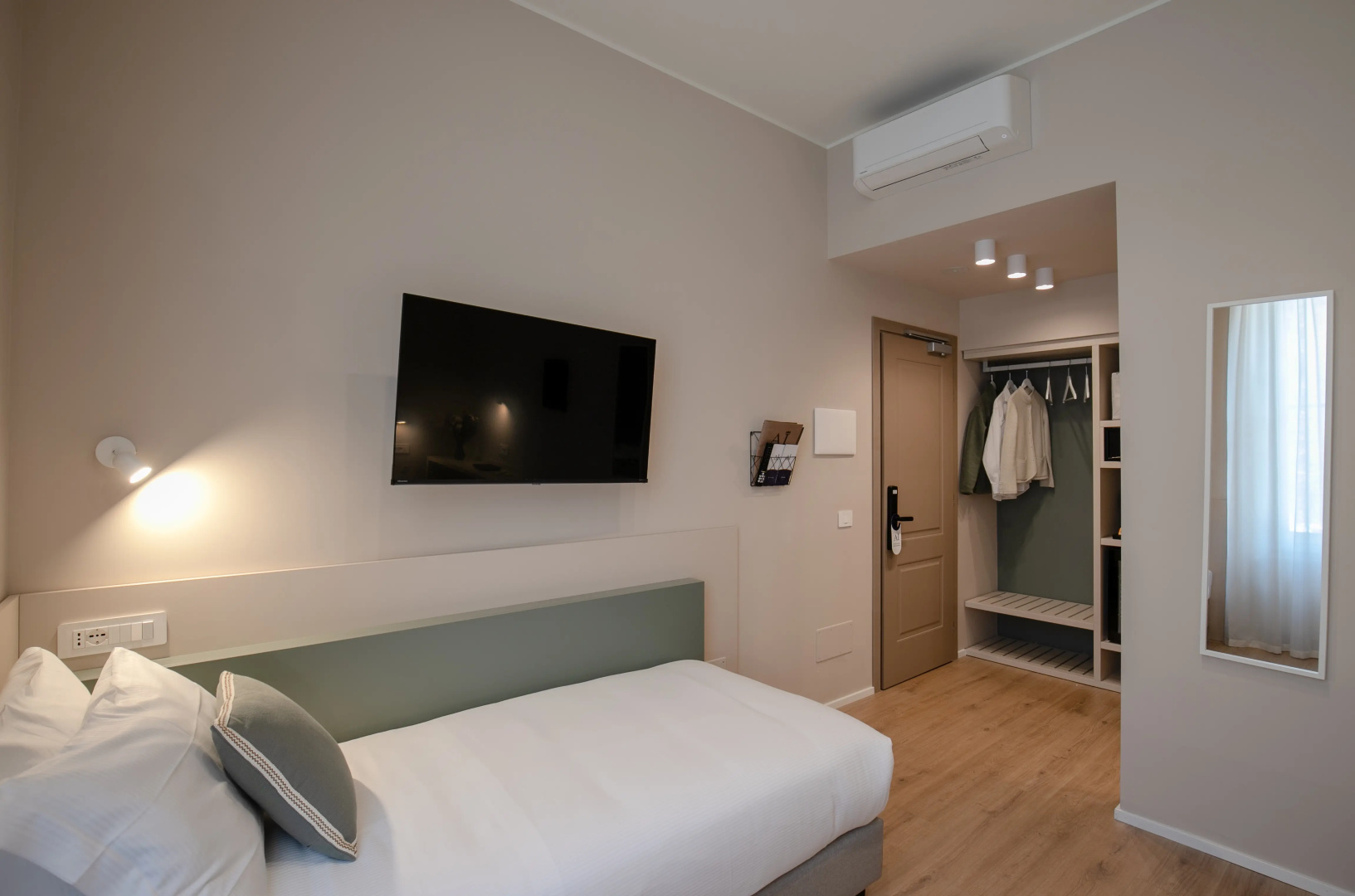 Бутик-отель Aiello Hotels - Isola Design District