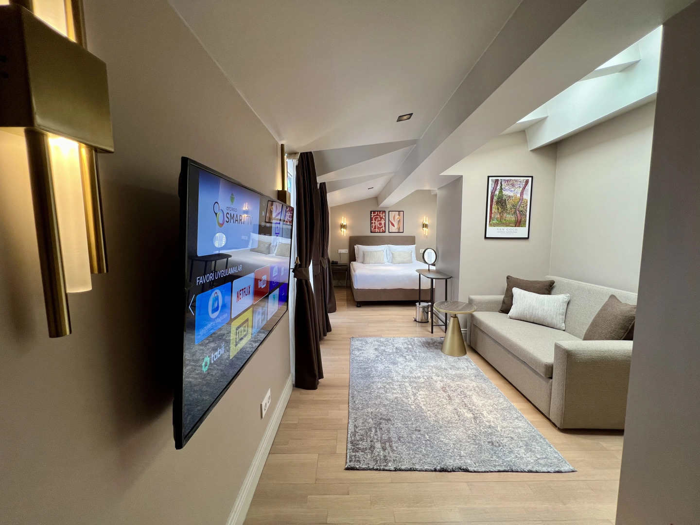 Отель Weingart Suites