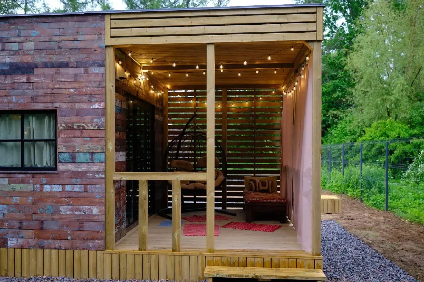 Частный дом Коттедж Шапки дача Vintage с камином