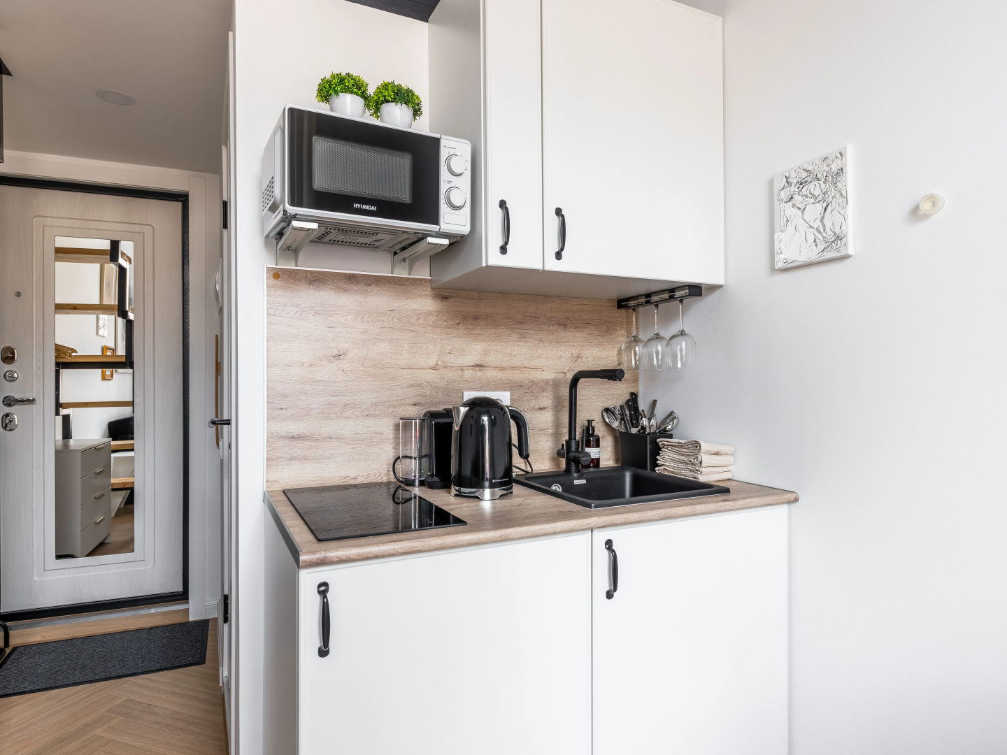 Квартира Уютная студия в центре с окнами в тихий двор