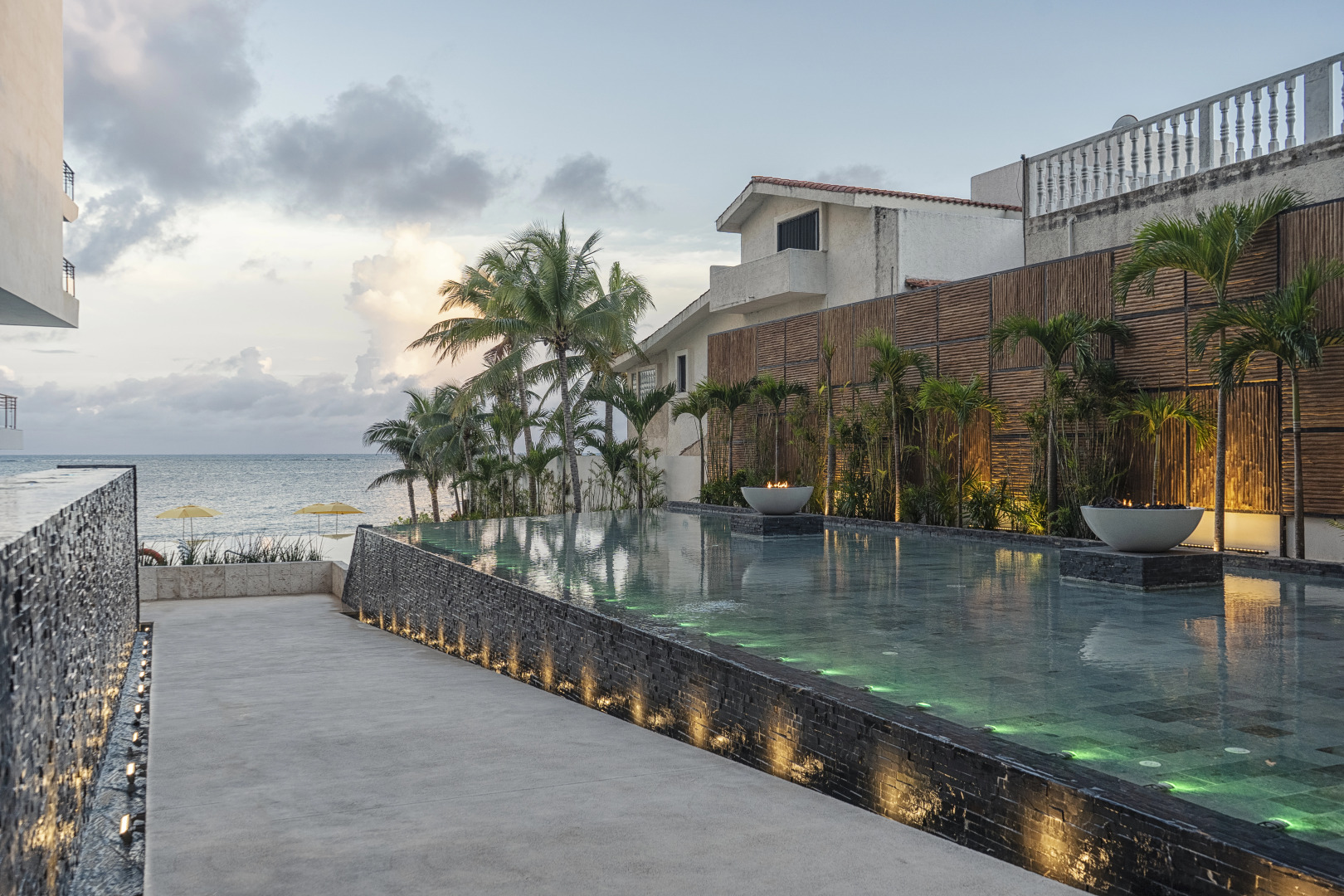 Отель The Fives Oceanfront Puerto Morelos