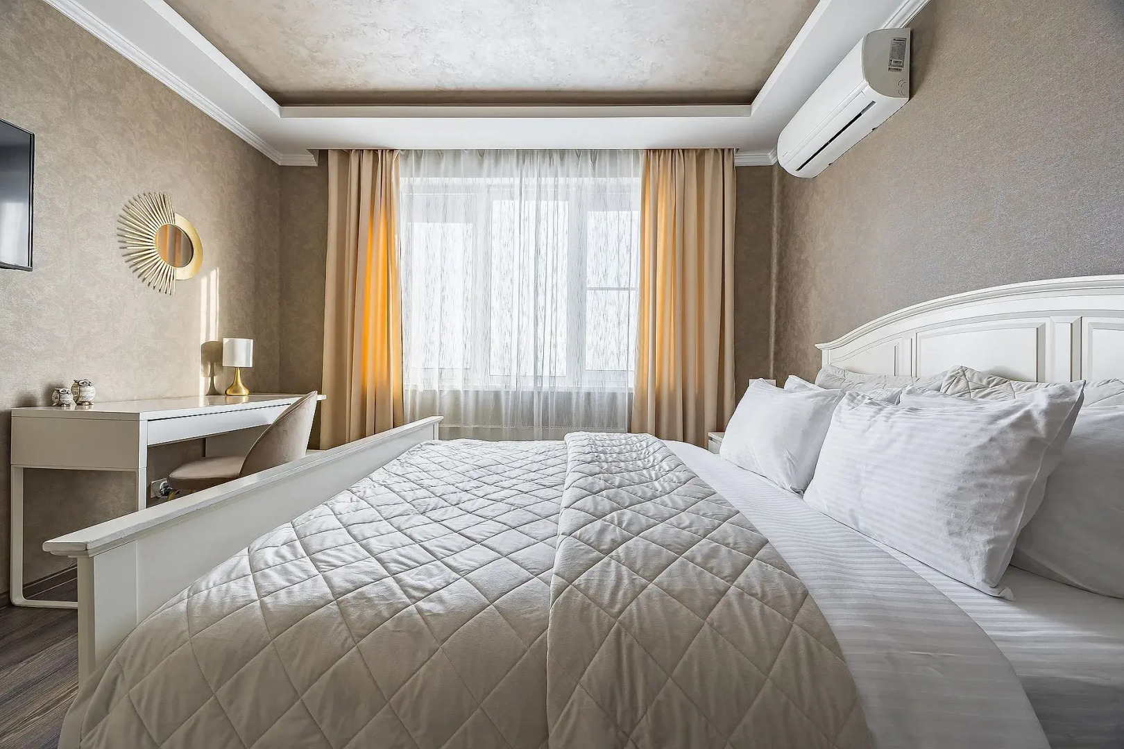 Апартаменты на Карла Маркса 62, с видом на Волгу. м.Стрелка. Сова-Дом