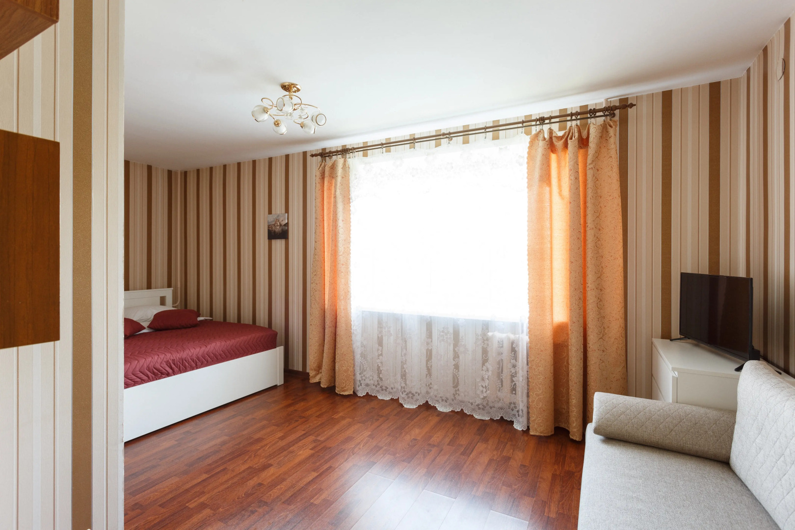 Апартаменты Белые ночи у ТРЦ Остров