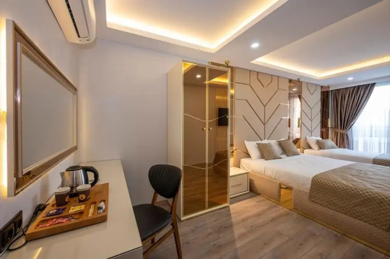 Luxury Airport Hotel by Zazzoni