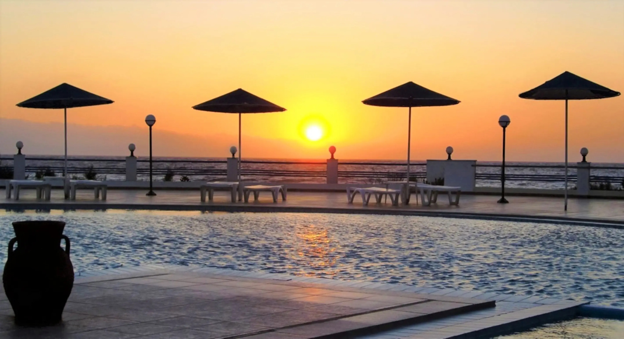 Отель Zorbas Beach Village