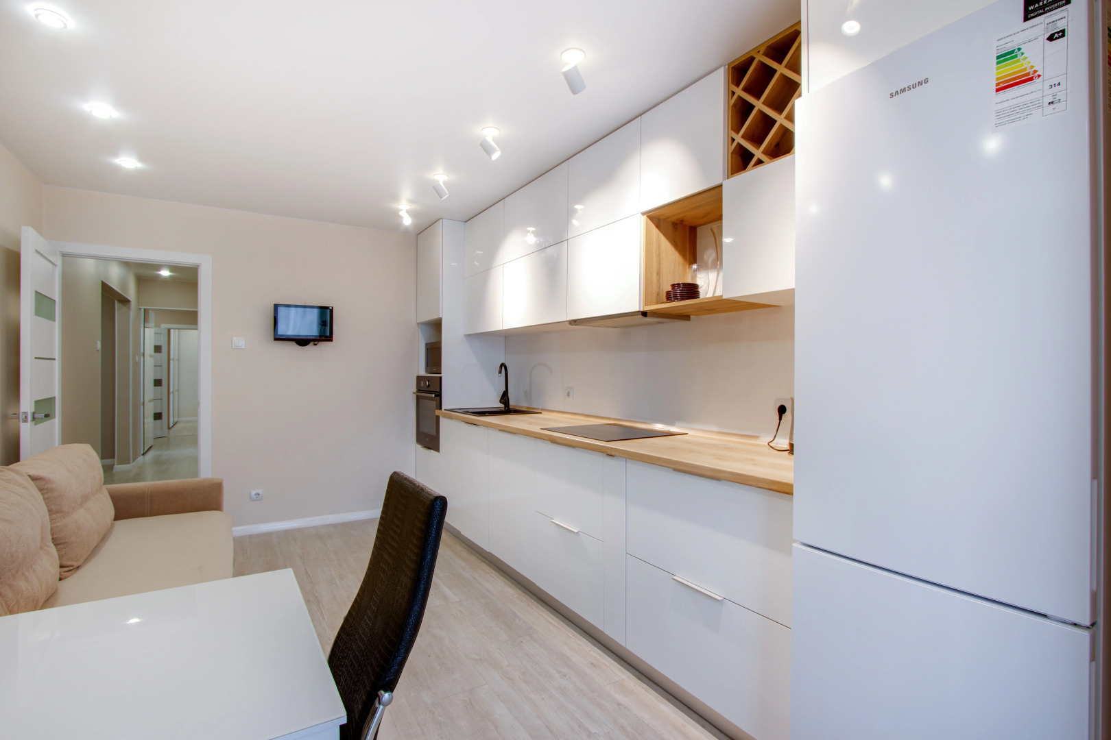 Апартаменты Трёхкомнатные в центре города по Ленинградской 2