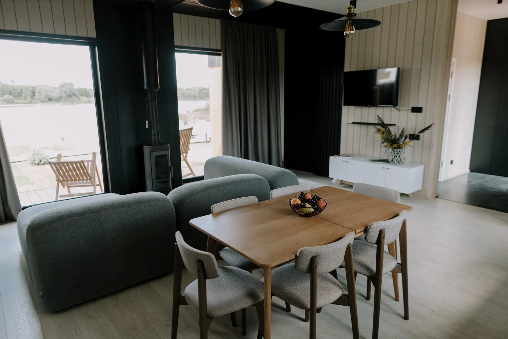 Частный дом Дом и Озеро