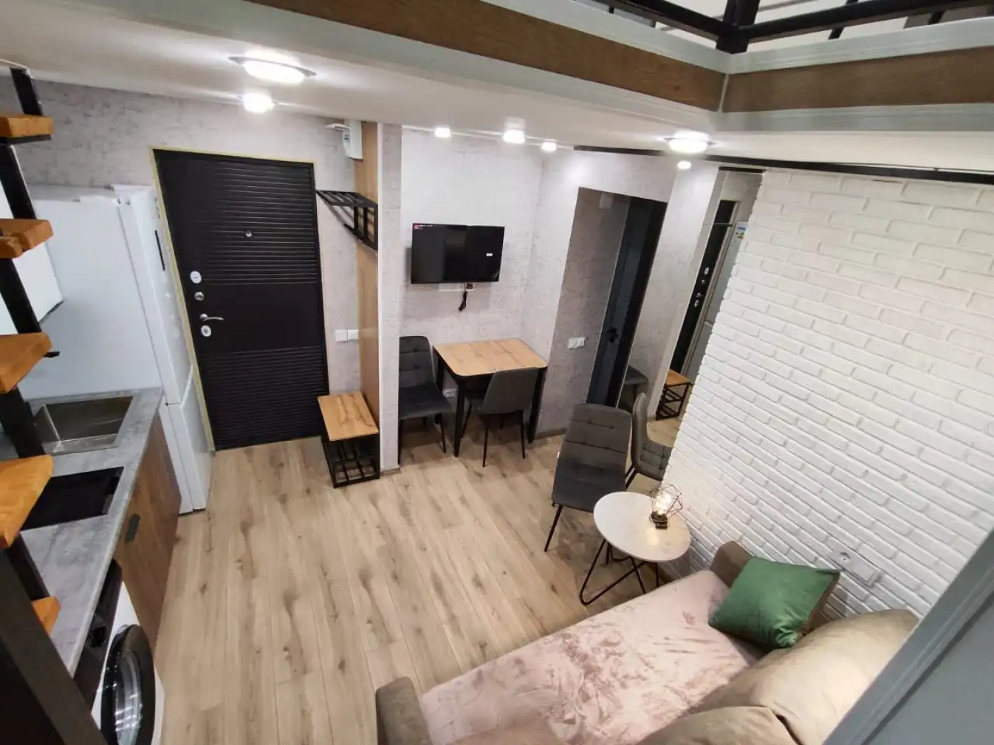 Апартаменты Лофт в иторическом центре рядом с ФУНИКУЛЁРОМ