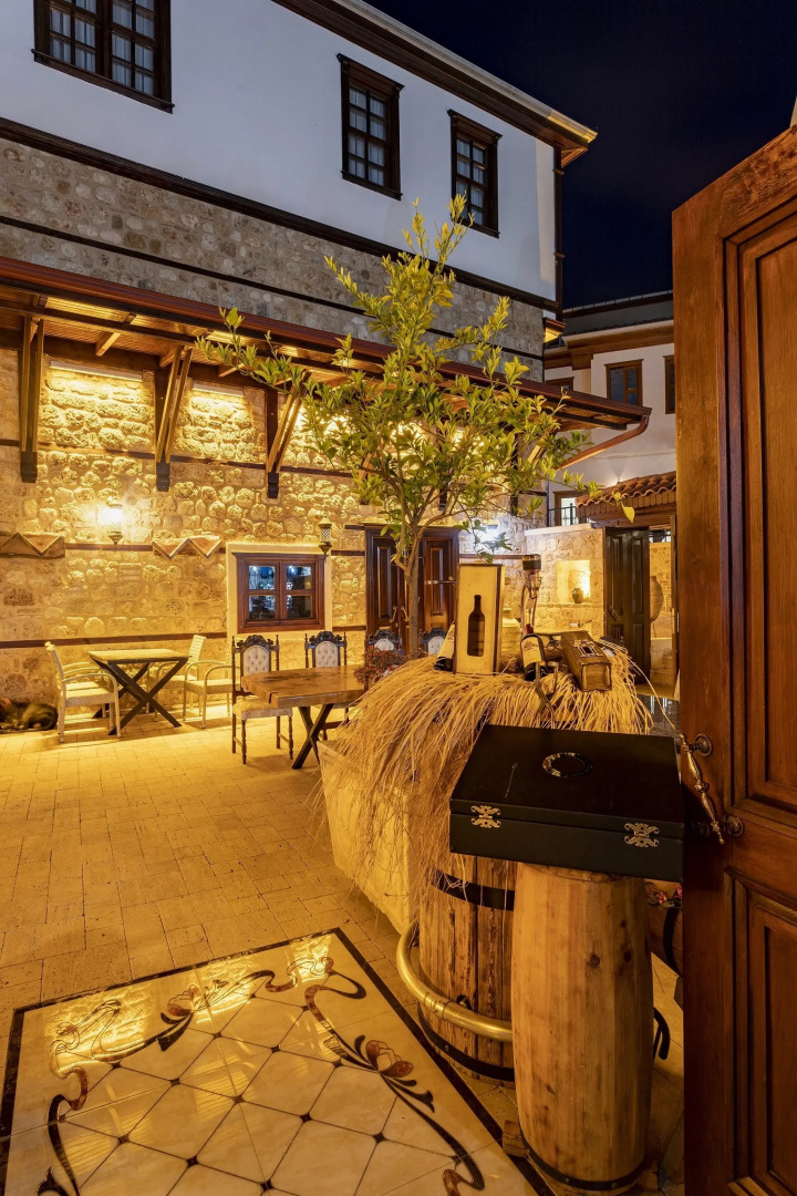 Отель WOO Town Suites