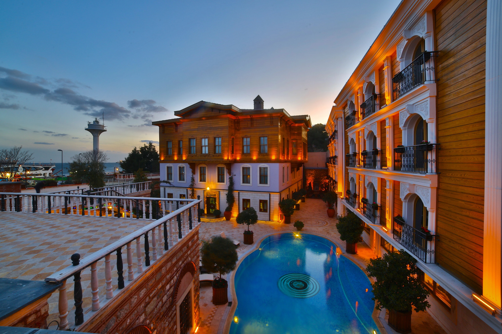 Отель Seven Hills Palace