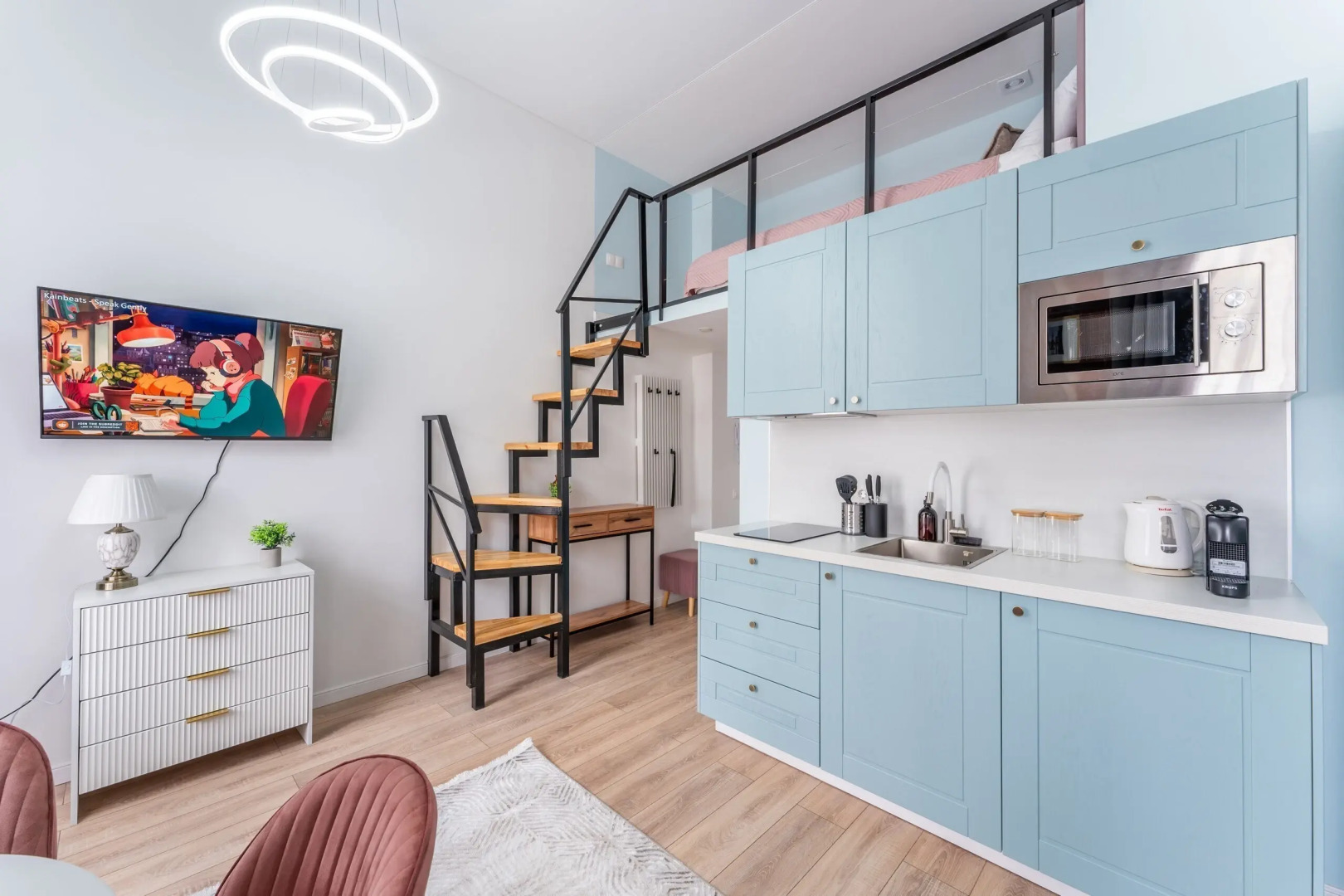 Квартира Двухуровневaя дизайнерская четырехместная