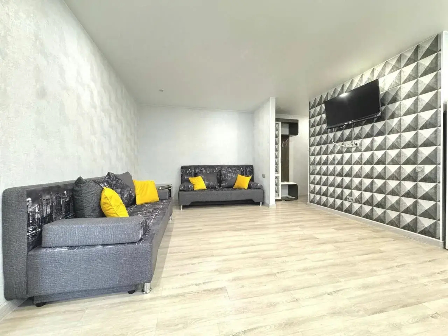 Квартира двухкомнатная в центре на Красноармейской