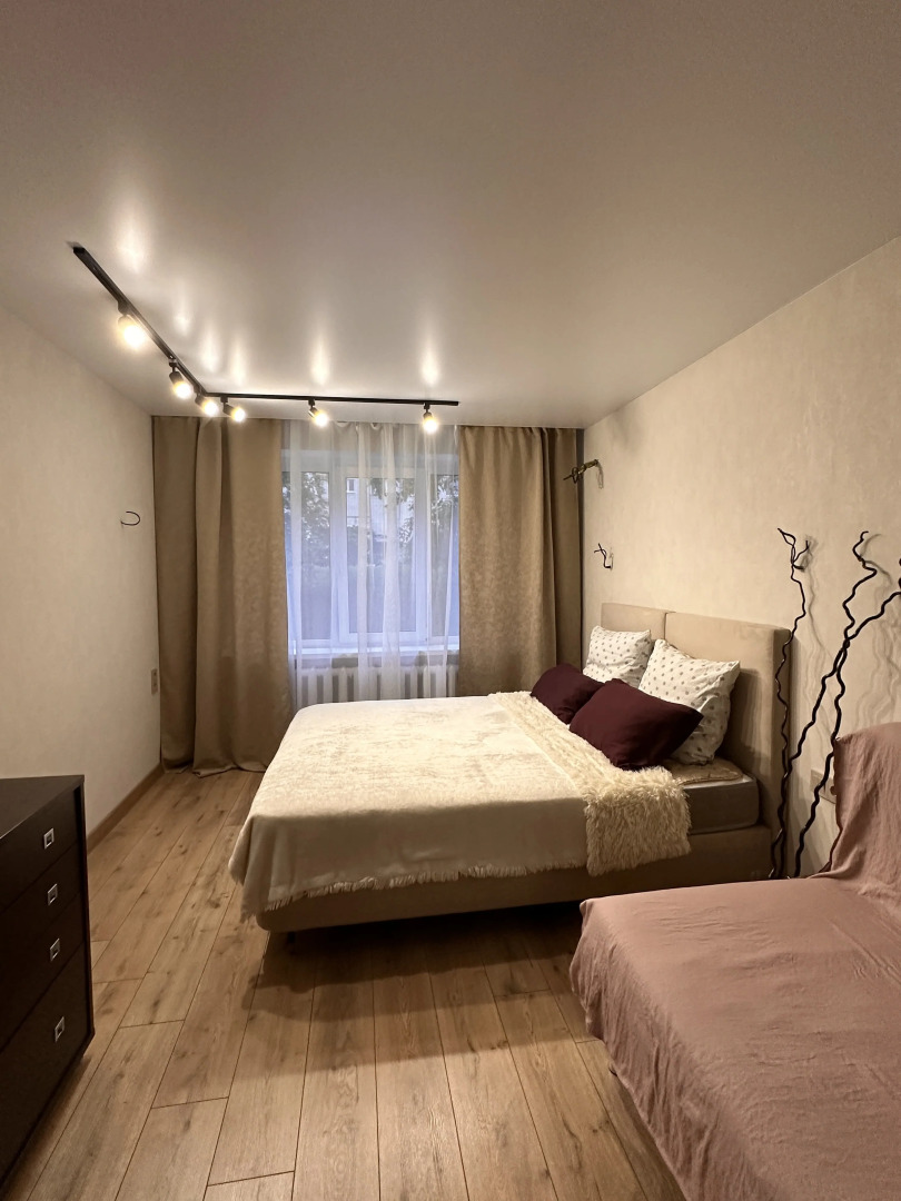 Апартаменты Большие Апартаменты с 3 спальнями на пр Ленина