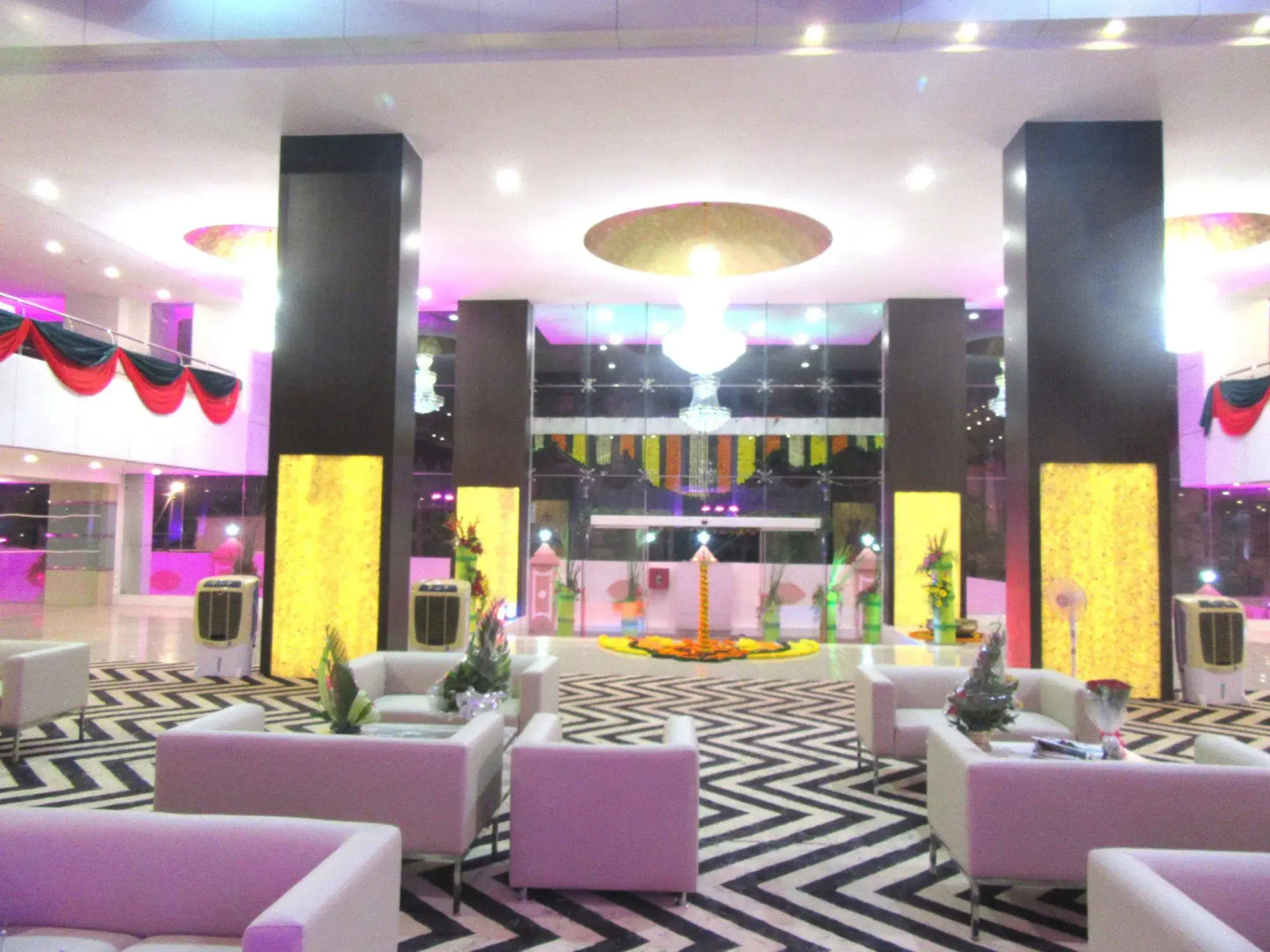 Отель The Byke Suraj Plaza Veg