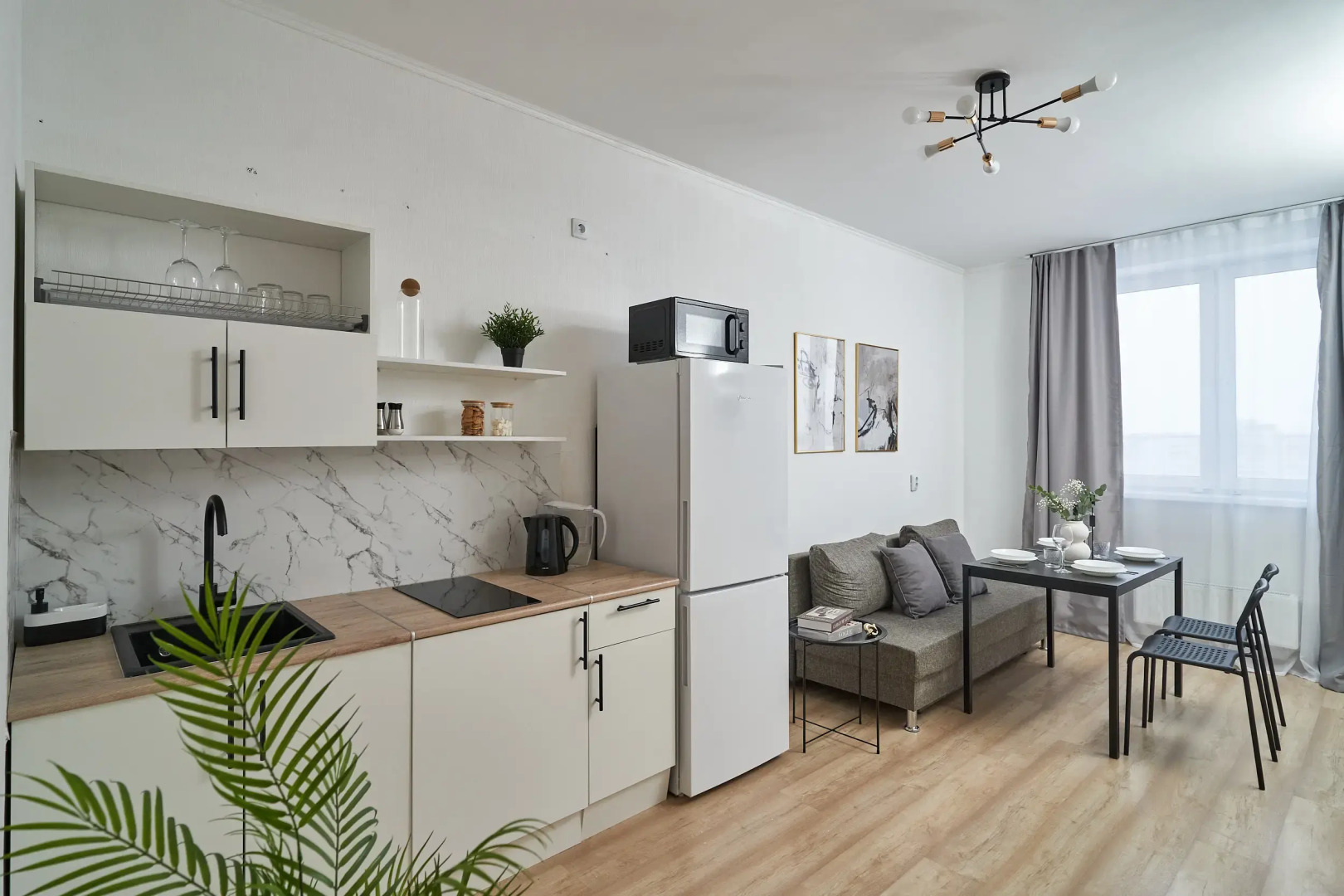 Квартира просторная двухкомнатная с кухней-гостиной от Welcome V Ekb