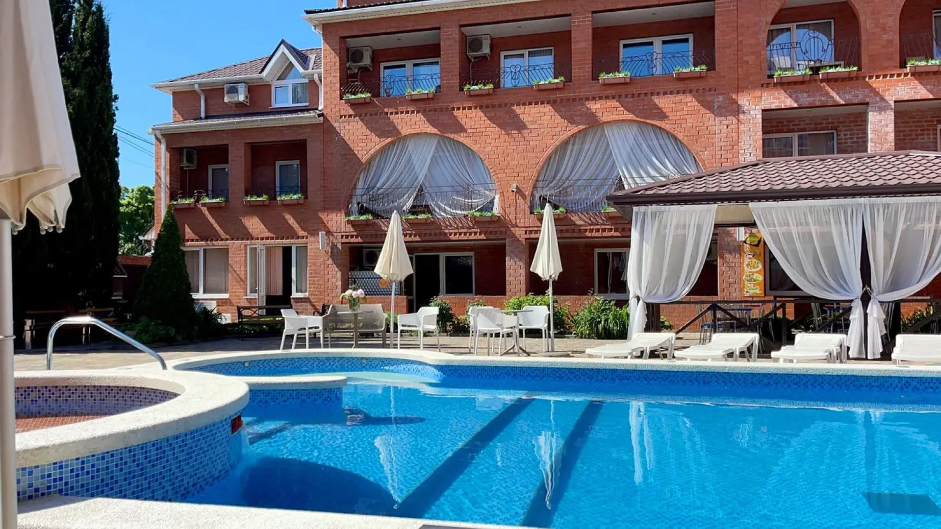 Отель Багира