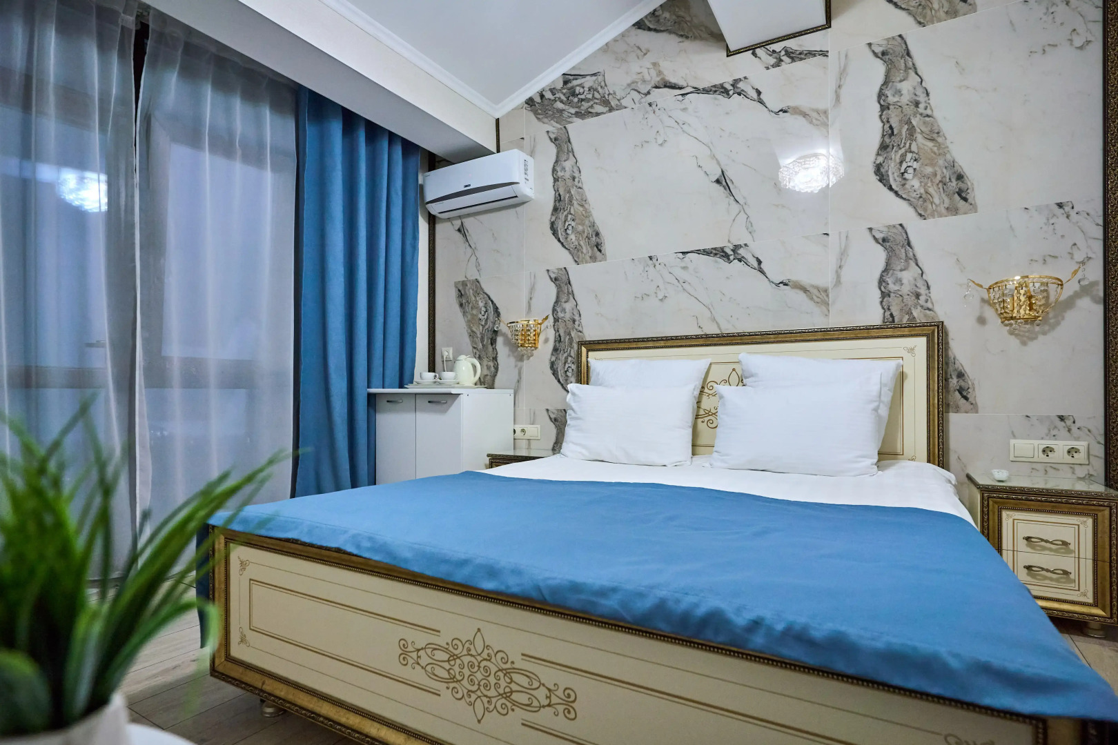 Отель Амбассадор