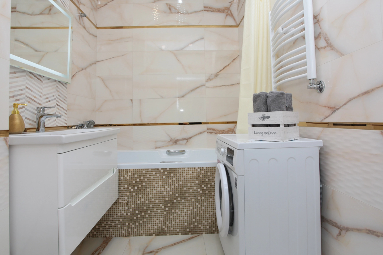 Квартира на Памяти Павших 24