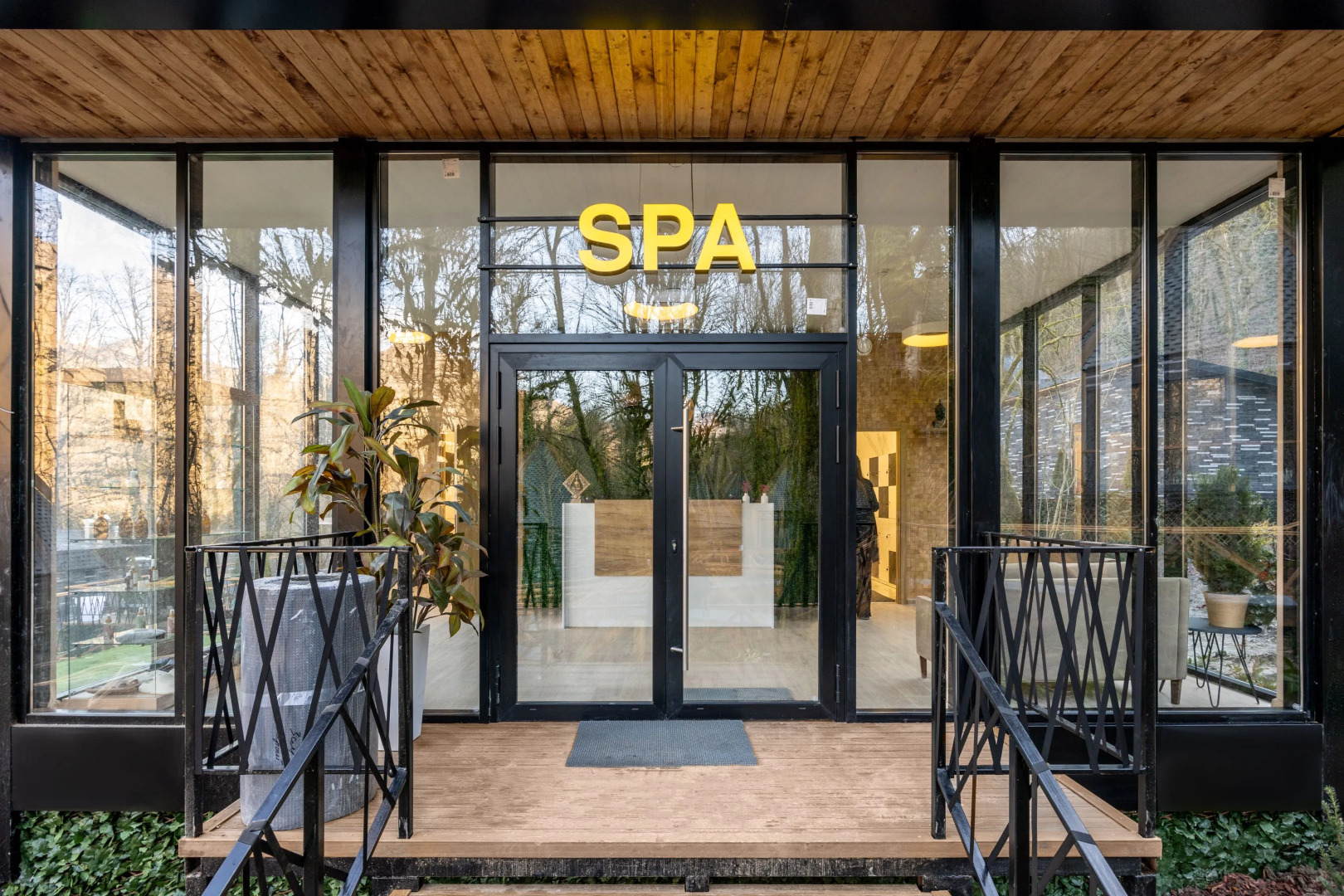 Riverside Resort&Spa