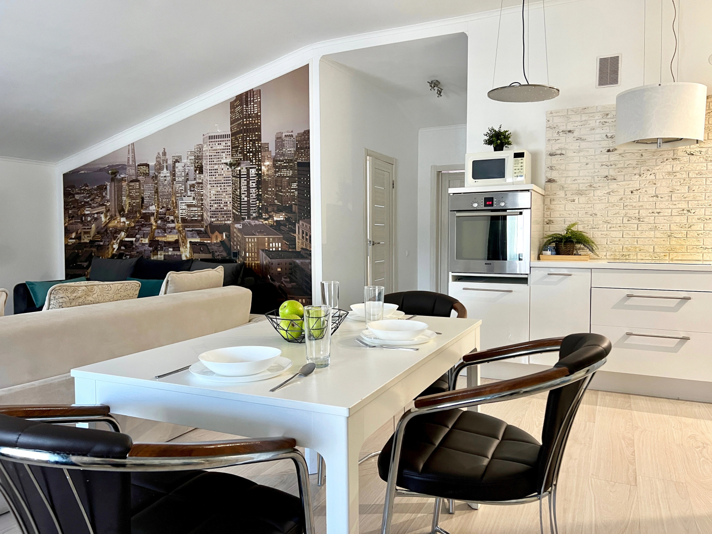 Апартаменты SUNVILLES на Бутлерова