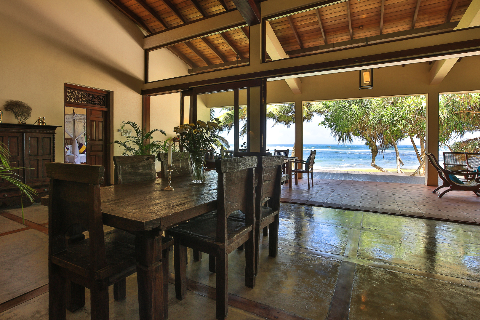South Point Villa - 3 bedroom Beach Front Villa
