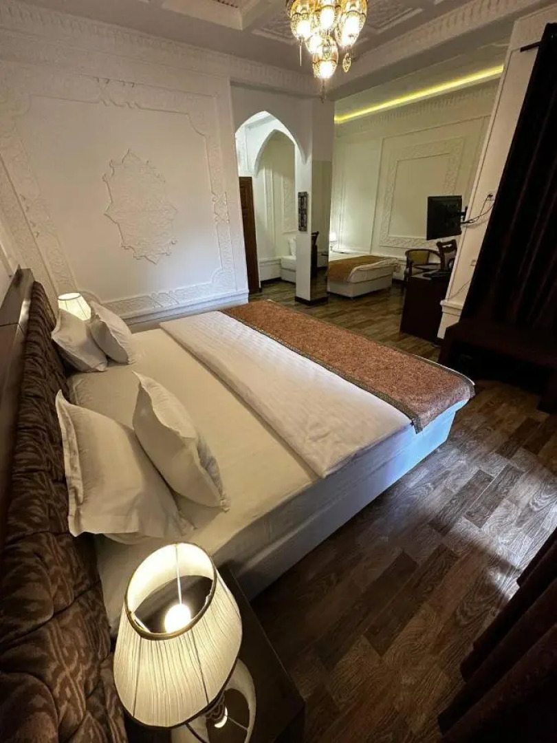 Отель Shahriston