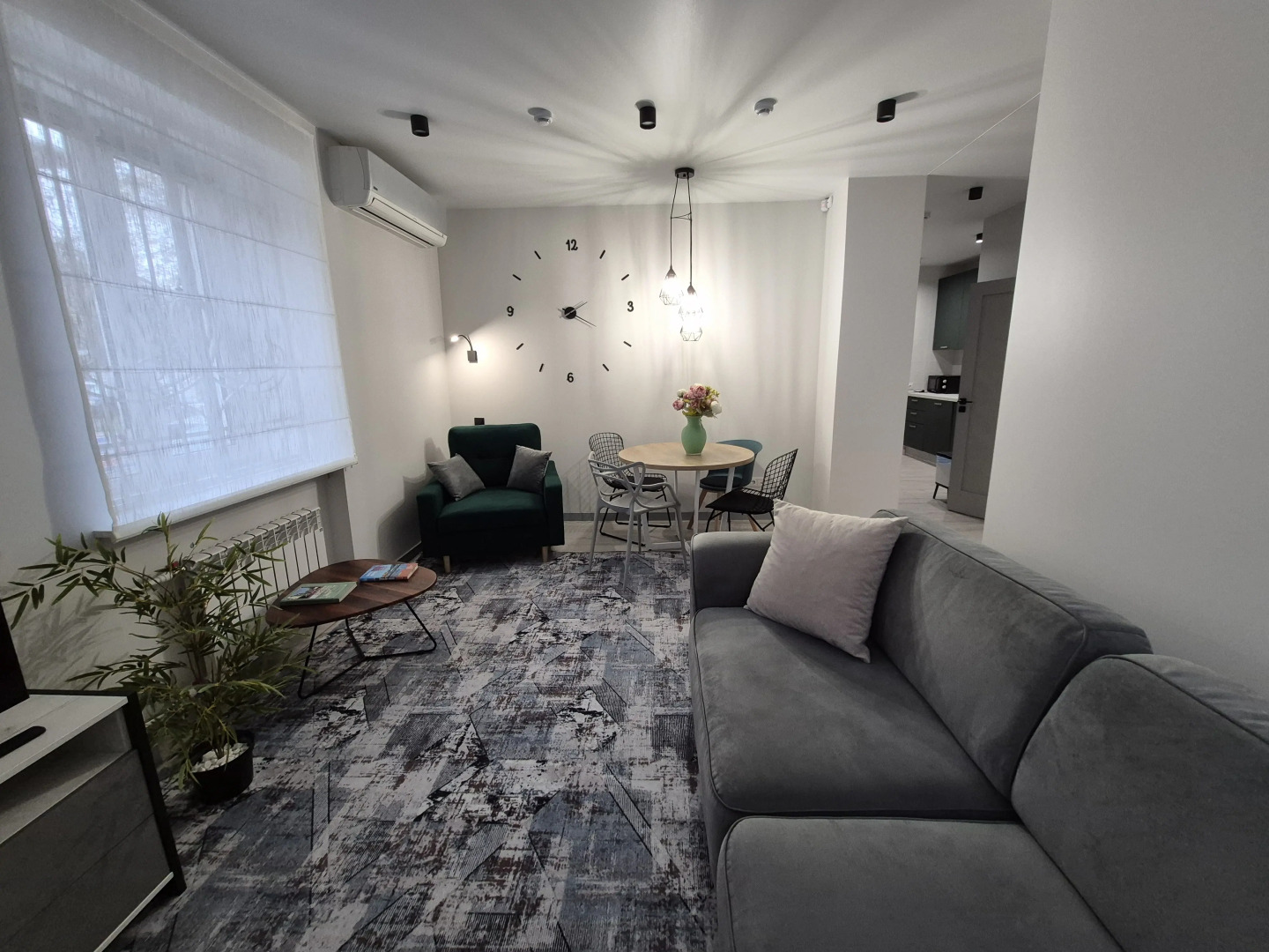 Квартира 2-комнатная уютная в центре в дизайнерском исполнении