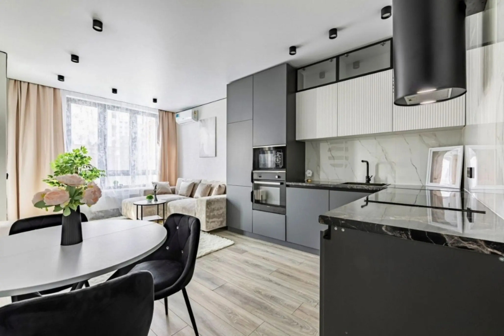 Квартира Стильная 2-к в ЖК Бизнес-класса "SavinHouse" в 5 минутах от Аквапарка Ривьера