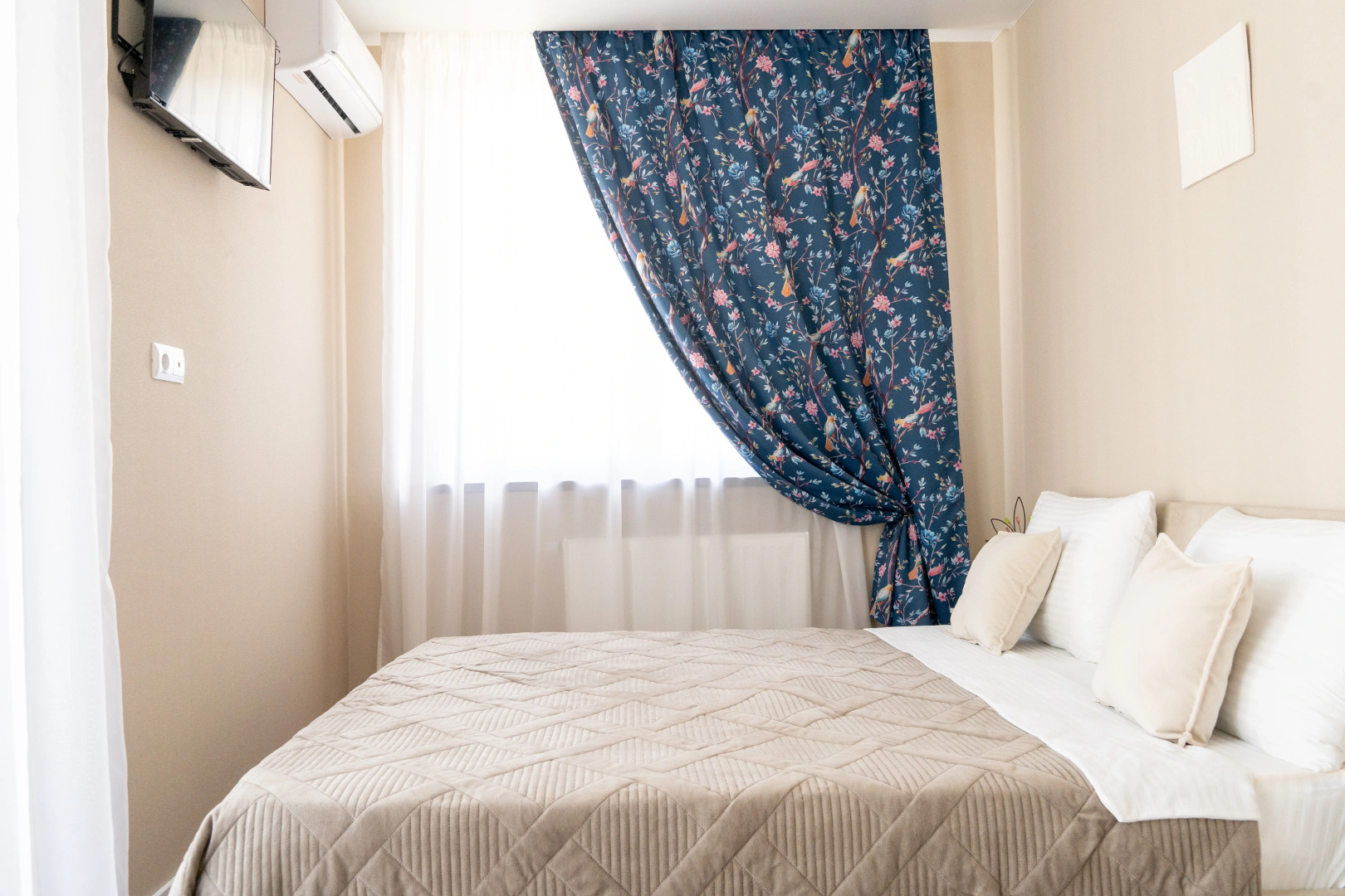 Апартаменты Сияние УК Атмосфера с видом на горы