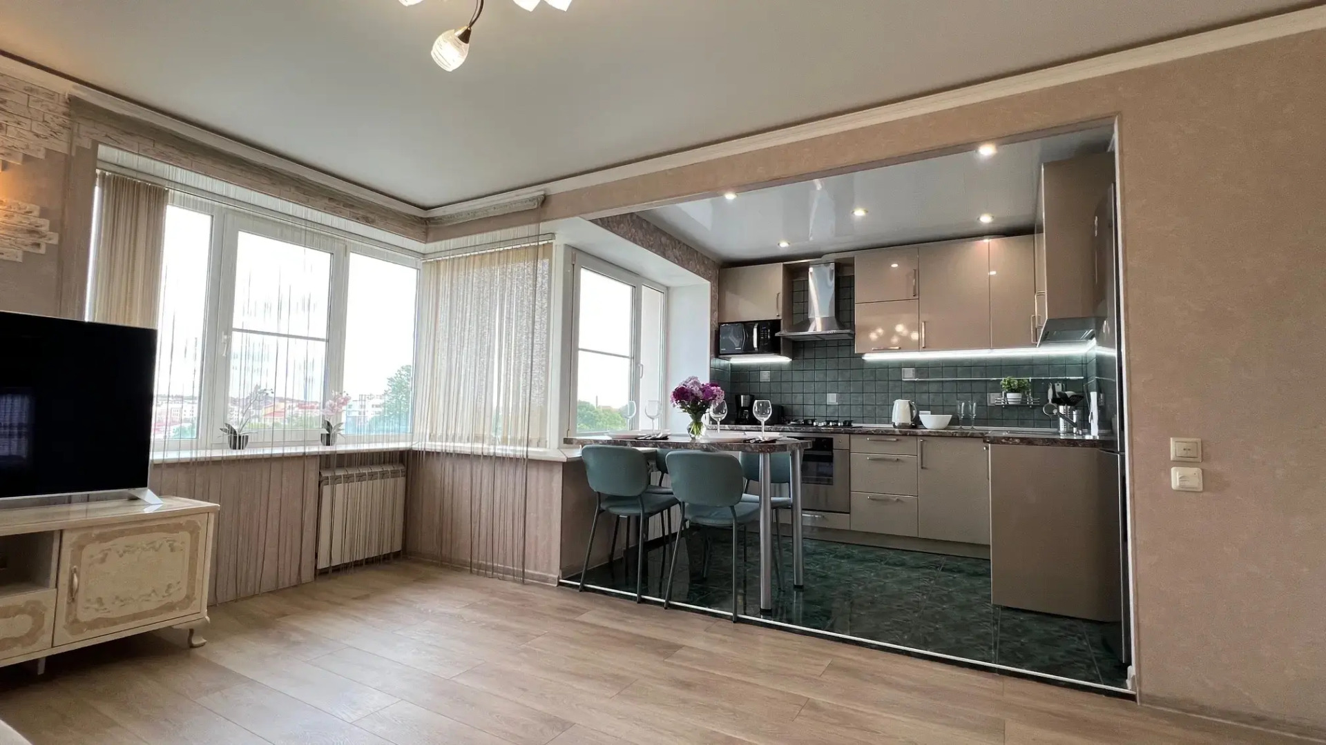 Квартира на набережной с видом на залив