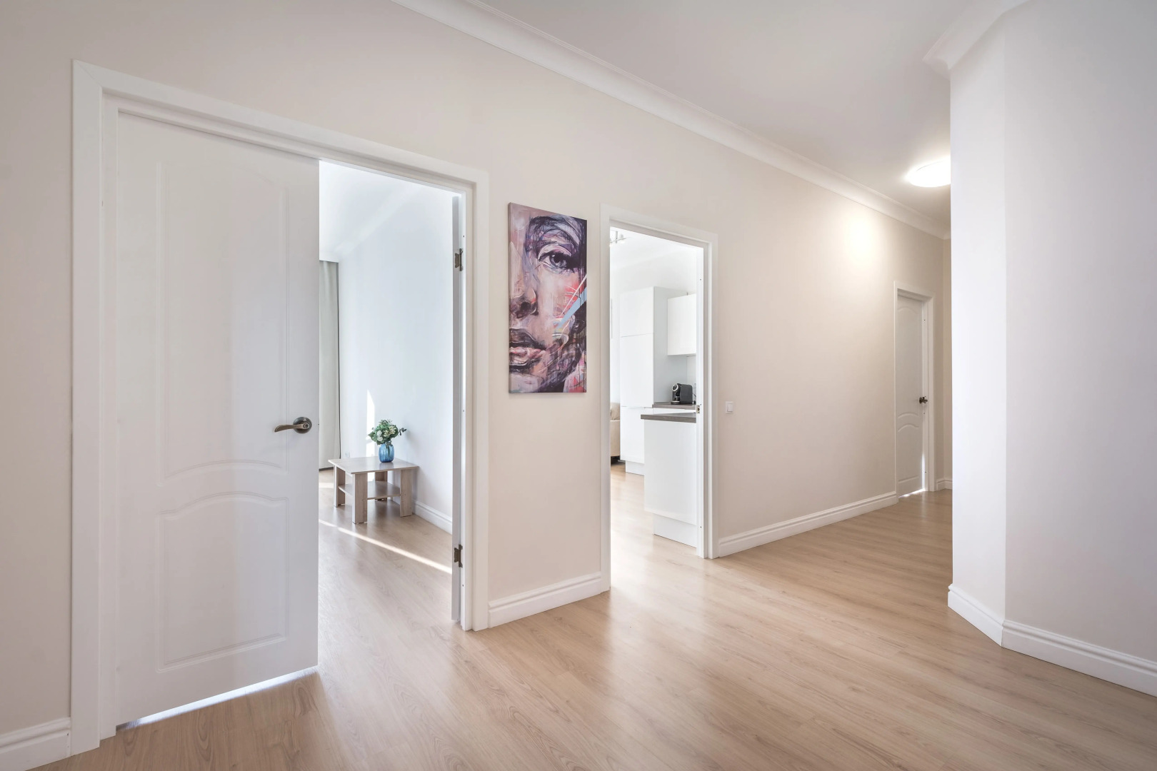 Апартаменты с захватывающим видом на Мост Поцелуев и парк 30 летия Победы