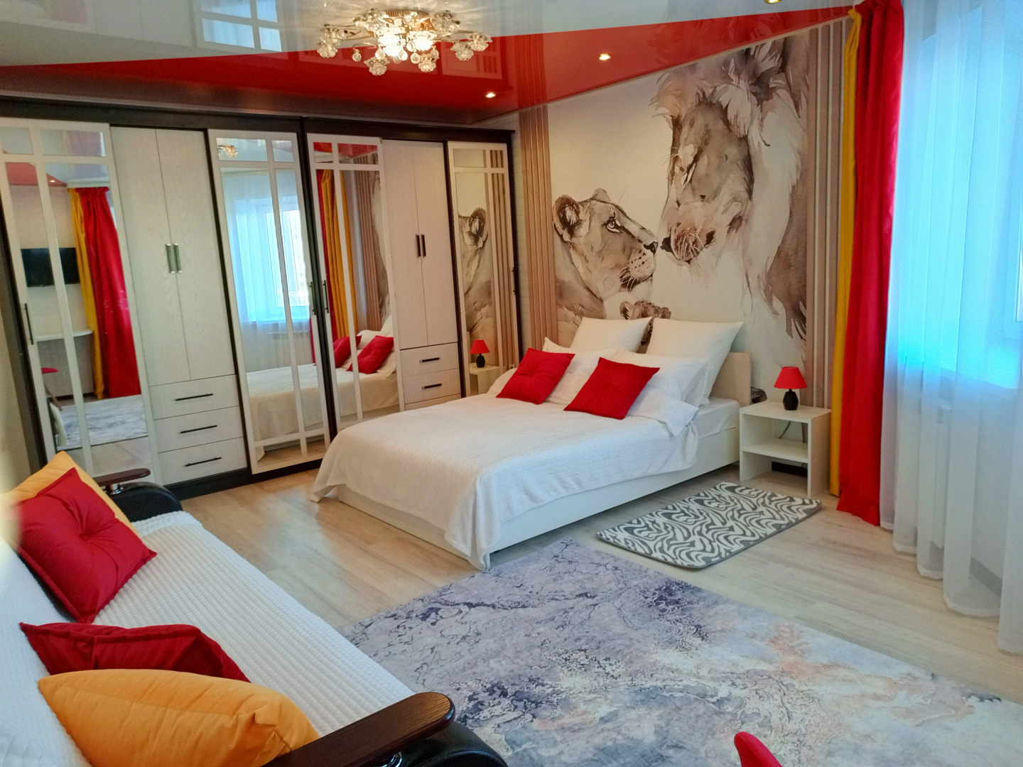 Апартаменты Уютные в высотке на Университетском Lion Apart