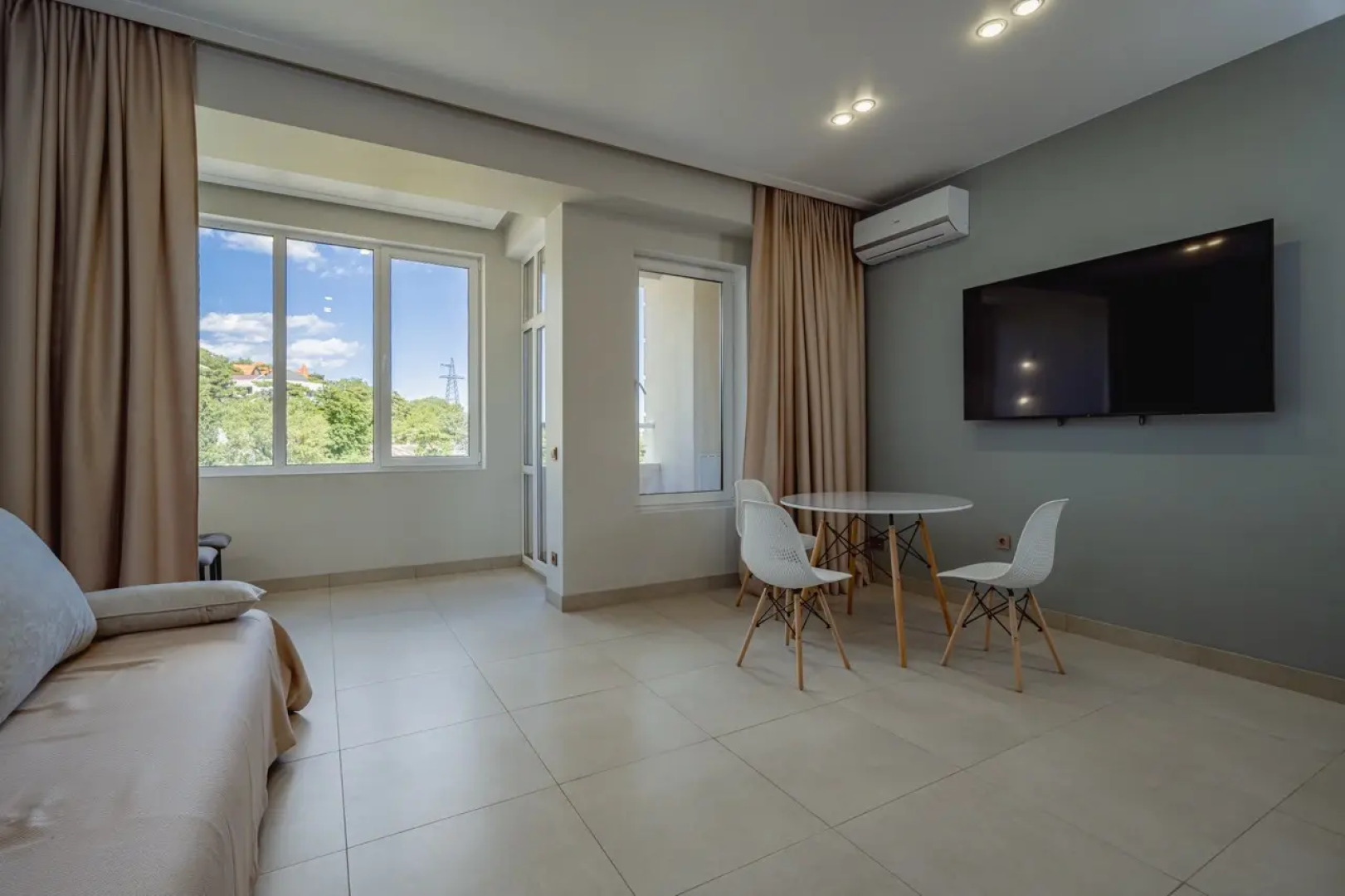 Квартира Двухкомнатная квартира с балконом в комфортном ЖК Монако