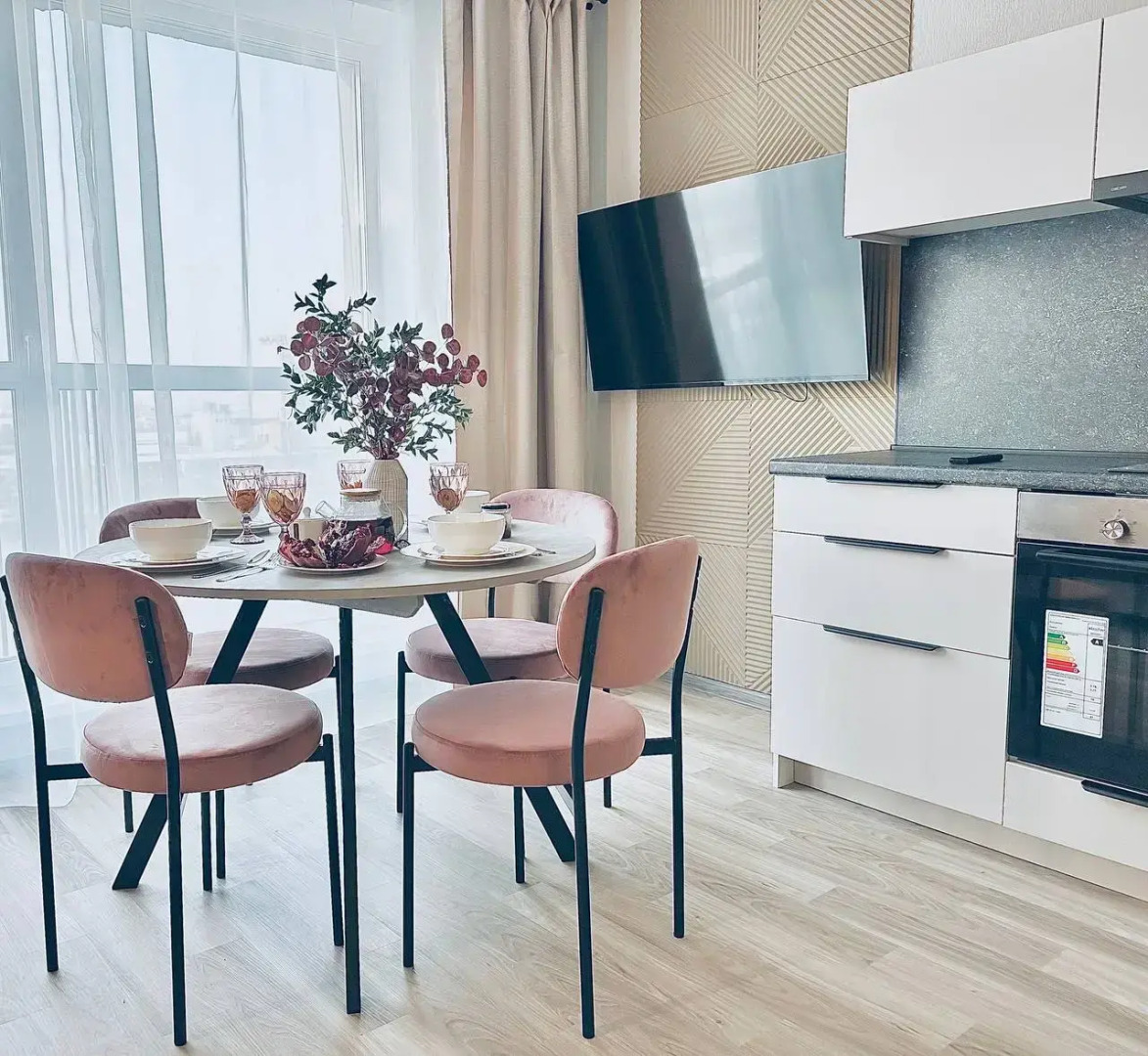 Квартира Поделам Просторная  с видом на озеро