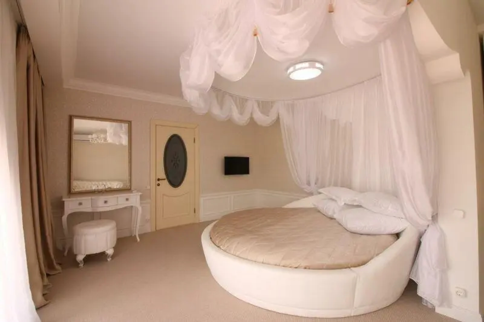 Отель Империал